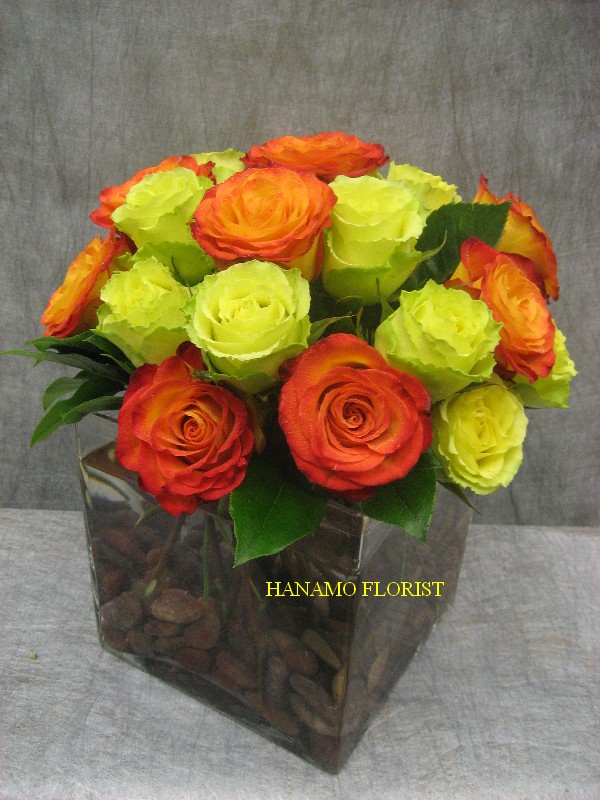 VASE013 2 dozen Rose in large cube vase